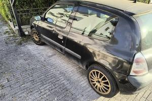 Renault Clio anno 2003