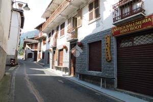 3 LOCALI A CHIALAMBERTO
