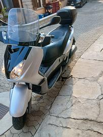Yamaha x-max 250