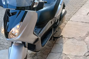 Yamaha x-max 250
