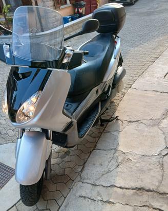 Yamaha x-max 250