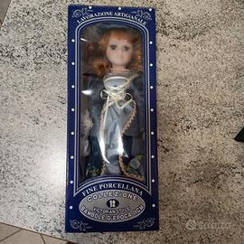 Bambola da collezione in porcellana
