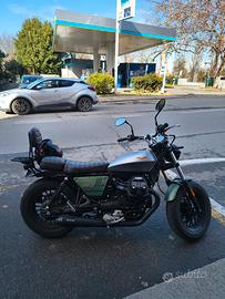 Moto Guzzi V9 Bobber Centenario