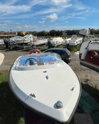 Barca a motore Ilver CON MOTORE JOHNSON 737 2T