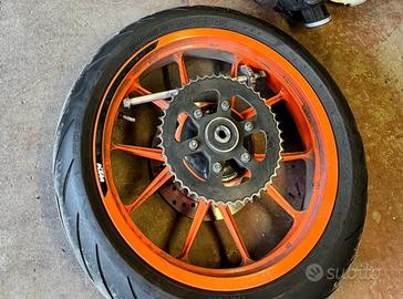 Coppia pneumatici diablo III per KTM duke 390