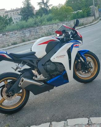 Honda cbr fireblade 