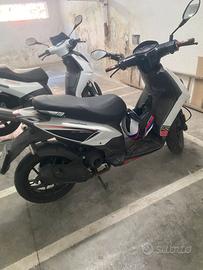 aprilia sr 50