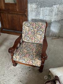 Poltrona in legno massello stile classico