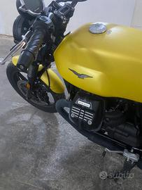 Moto Guzzi V7 Stone