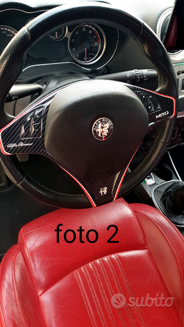 Striscia Adesivo Rosso Tuning per Giulietta Para Urti profilo posteriore  auto