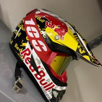 Casco red bull