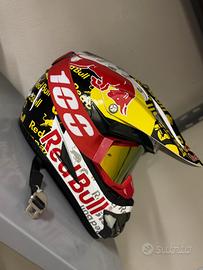Casco red bull