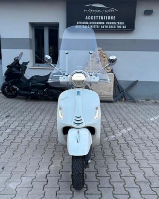 Vespa 300 GTS Super