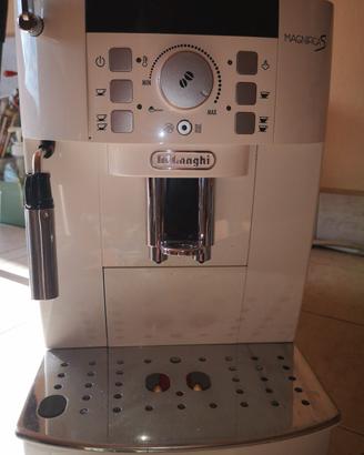 Macchina caffè DeLonghi Magnifica S