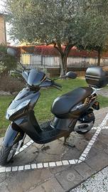 Peugeot Kisbee 50 4t Bauletto posteriore