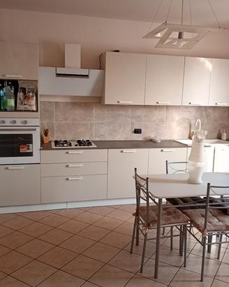 cucina praticamente nuova 