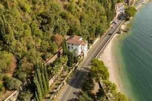 3 LOCALI A TOSCOLANO-MADERNO