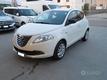 Lancia Ypsilon 1.2 69 CV 5 porte S&S Gold