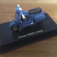Vespa 90SS (1965) - Volkswagen New Beetle Milka