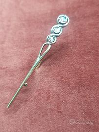 Spilla fine '800 oro 14 kt e brillanti