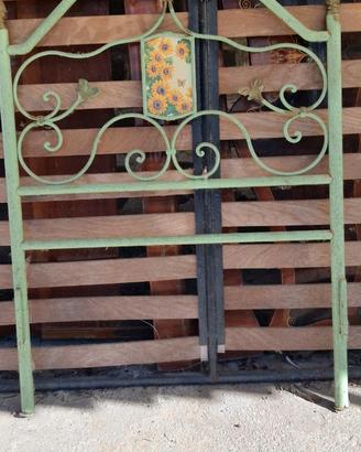 Letto a una piazza in ferro battutto