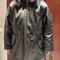 Giacca lunga in vera pelle con collo in pelliccia