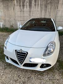 Alfa romeo giulietta 1.6 , 105 cv.