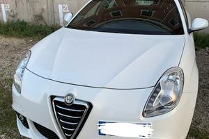 Alfa romeo giulietta 1.6 , 105 cv.