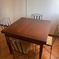 Tavolo in legno massello e 4 sedie in ferro battut