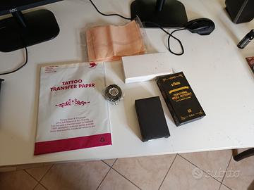 Kit per Tatuaggi: Macchina, inchiostro, aghi steri