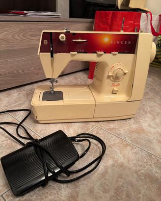 Macchina da cucire antica marca  singer