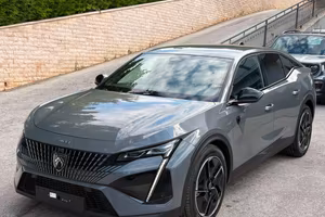 PEUGEOT 408 Hybrid 145 e-DCS6 GT