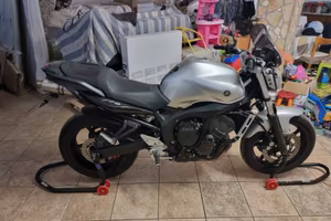 Yamaha FZ6