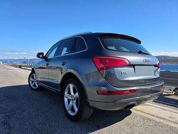 audi q5  s line 