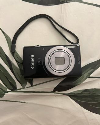Canon IXUS 185 con accessori