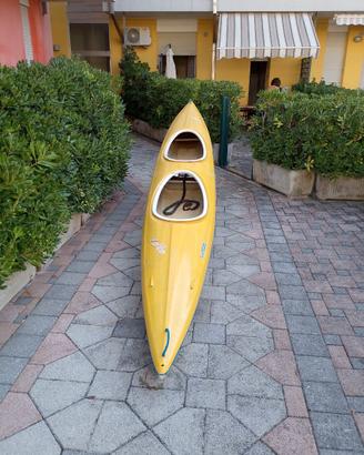 Canoa biposto in fibra di vetro