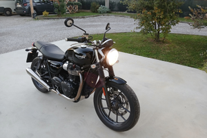 Triumph Street Twin 900