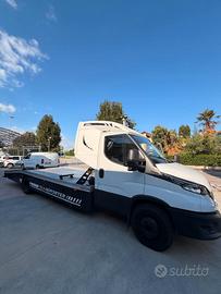 IVECO Carroattrezzi - 132 kW - Cambio automatico -