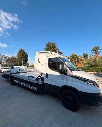 IVECO Carroattrezzi - 132 kW - Cambio automatico -