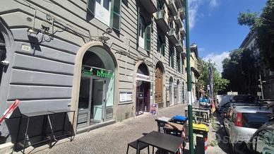 NEGOZIO A NAPOLI