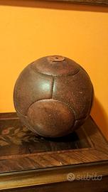 Pallone d'epoca in cuoio 