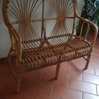 Divanetto in bambu' naturale e vimini intrecciato.