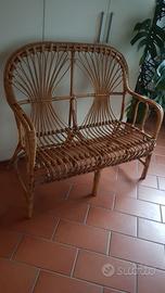 Divanetto in bambu' naturale e vimini intrecciato.