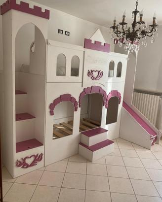 Cameretta a castello con scivolo per bambini