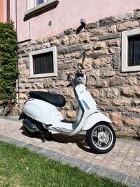 Vespa primavera 125