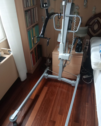 Sollevatore per anziani e disabili