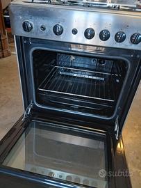 Cucina Indesit!!! Usata poco ....