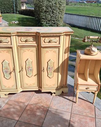 Mobile e mobiletto porta telefono stile veneziano