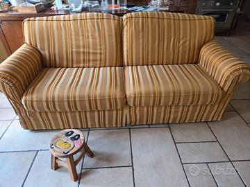 N 2 divani gemelli di Polteone e Sofà