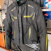 praticamente nuovo usato due volte...taglia m.